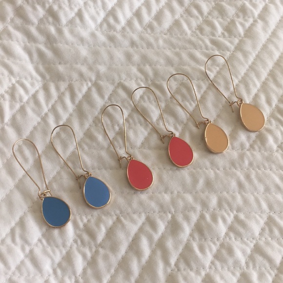 Earring set. - Picture 1 of 2